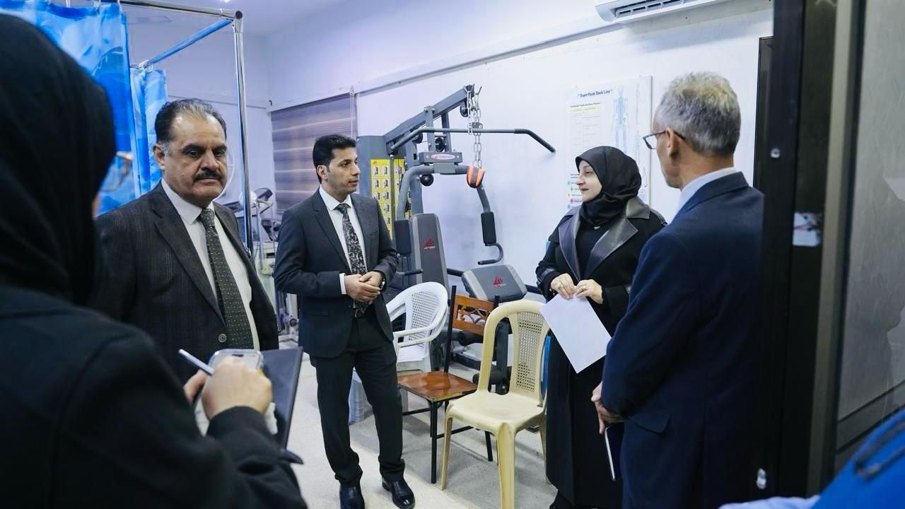 اللجنة الوزارية لاستحداث مركز بحثي تزور الكلية التقنية الطبية