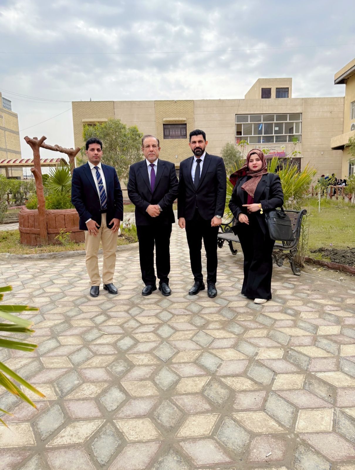 كلية طب الأسنان/جامعة ذي قار تقيم عدة فعاليات بمناسبة يوم التشجير الوطني